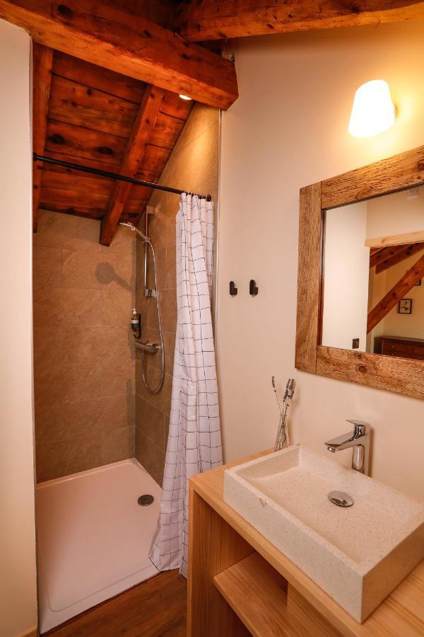 Domaine Agricole Cotze / Casa Rural Enveitg エクステリア 写真