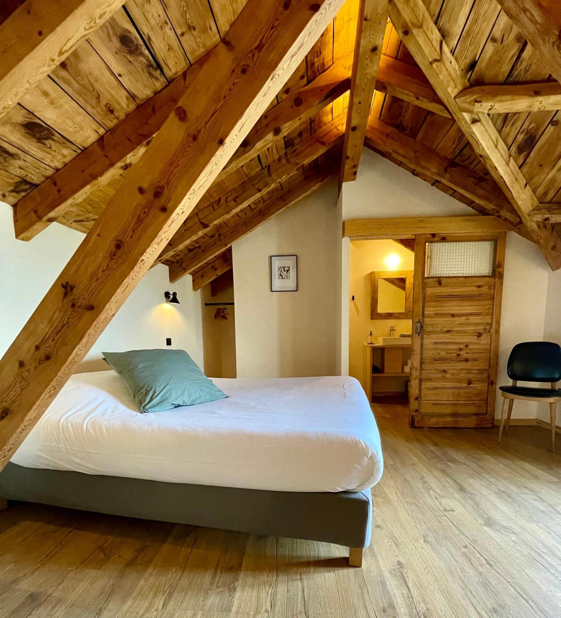 Domaine Agricole Cotze / Casa Rural Enveitg エクステリア 写真
